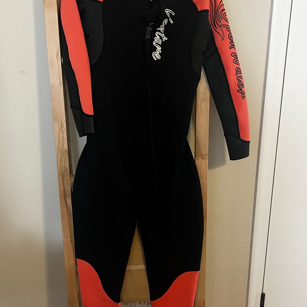 Zone 3 Venture Women's Black and Orange Wetsuit XL - Picture 2 of 2